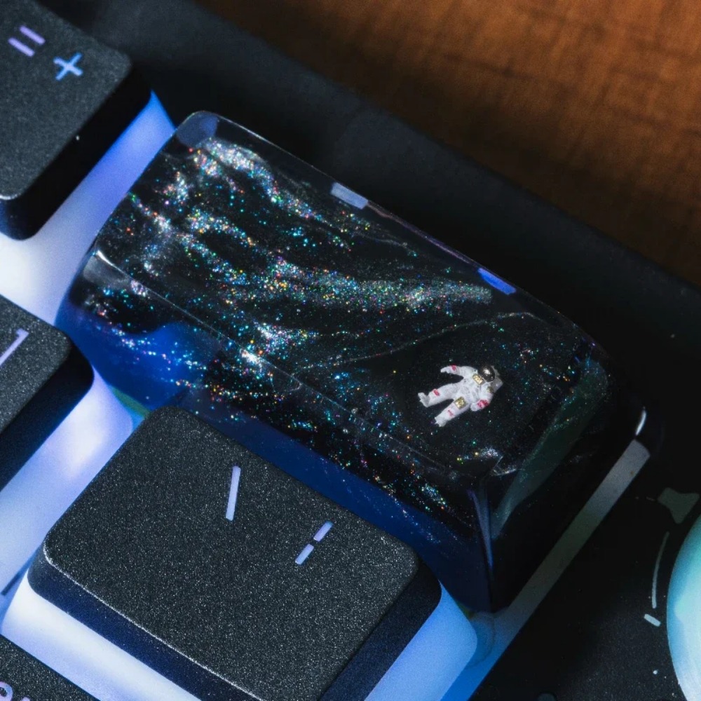 Artisan Keycap Astronaut Resin - огляд і ціна Gaming Pc Equipment